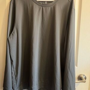 Essentials Gray Long Sleeve Tee Classic Crew Neck XL used